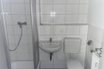 **Frisch renoviert** Zentrale Lage, 2 Zimmer, Balkon, guter Schnitt, Aufzug, Stellplatz 2 zimmer