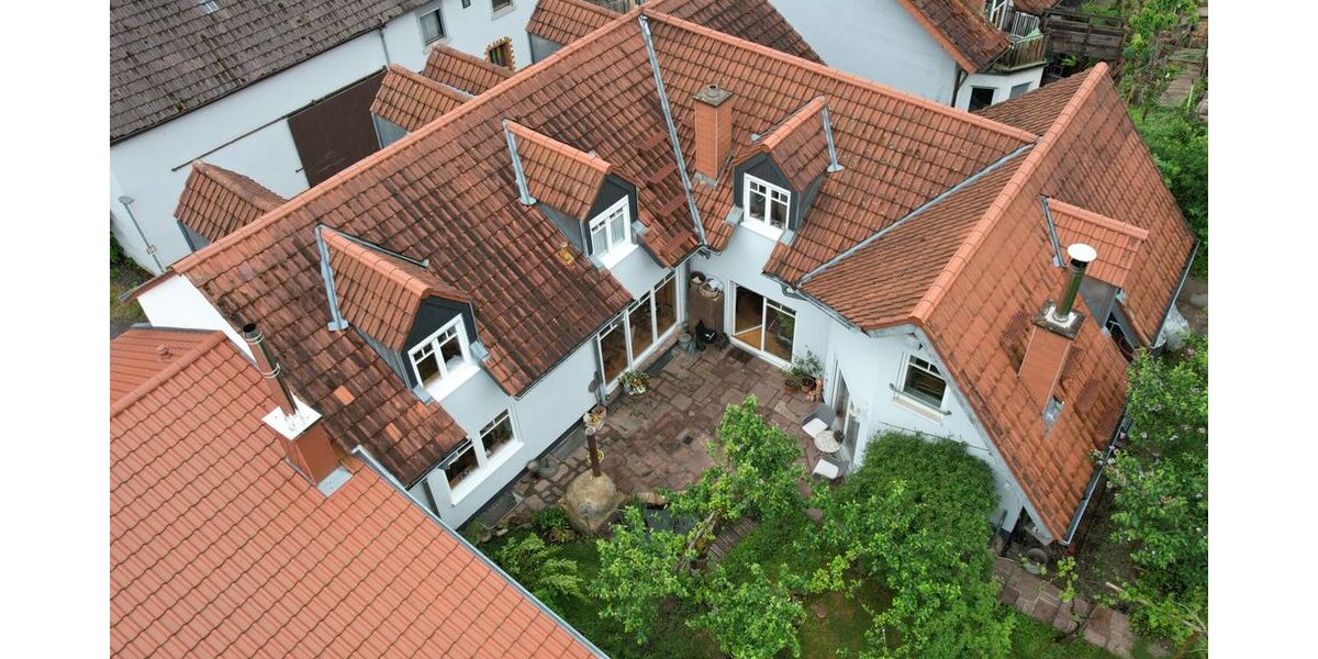 Großzügiges Einfamilienhaus mit 2 kleineren Einliegerwohnungen u. traumhaftem Garten - Einfamilienhaus Wiesloch | Angebot:27219330