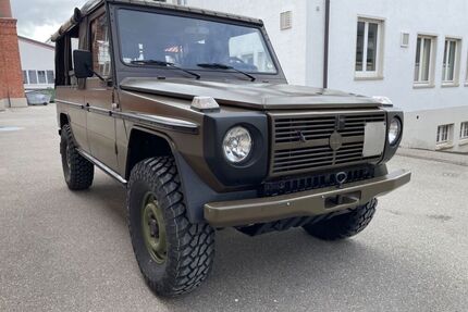 Mercedes G 230