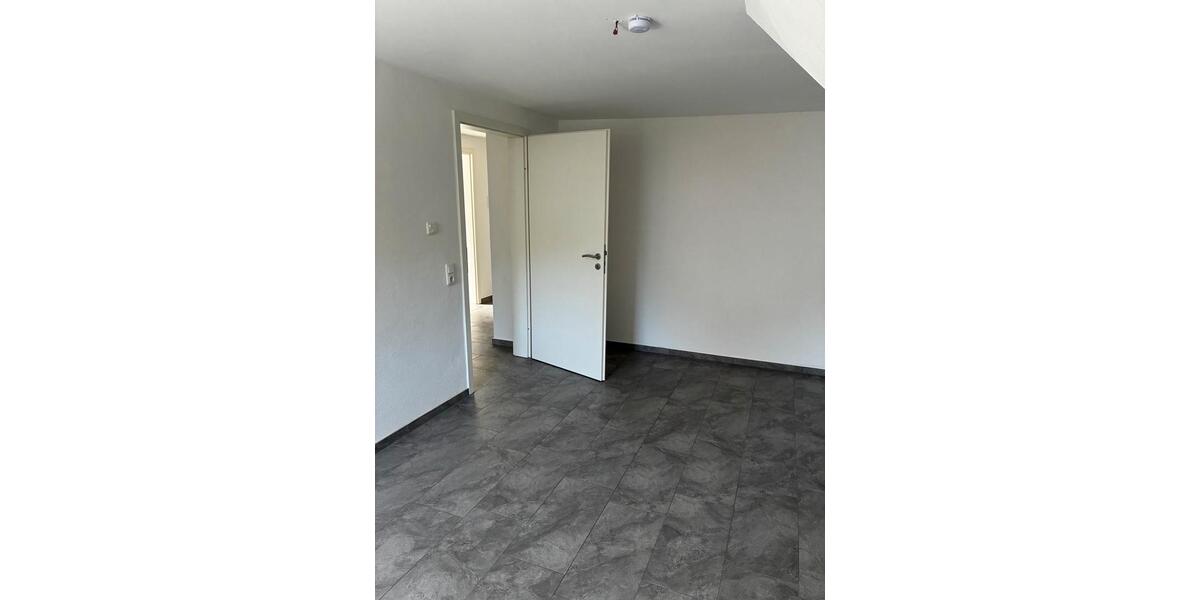Dachgeschoßwohnung Lohr am Main - 5 Zimmer, 90 m&sup2;, 1.000&euro; | Angebot:26482745
