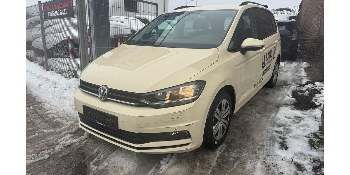 VW Touran 243.000 km 7.790 &euro; Hamburg 22113