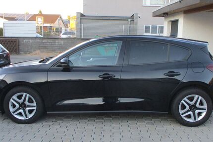 Ford Focus 103.331 km 13.599 &euro; Babenhausen 64832