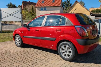 Kia Rio 69.050 km 3.990 &euro; Quedlinburg/Bad Suderode 06485