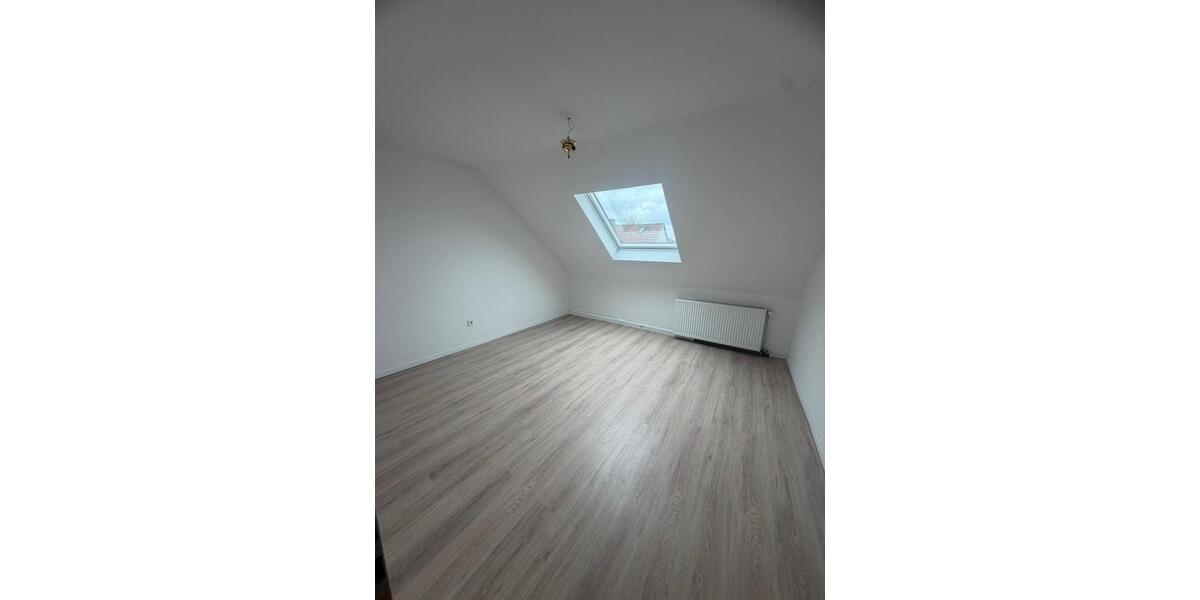 Dachgeschoßwohnung Sankt Ingbert - 3 Zimmer, 55 m&sup2;, 480&euro; | Angebot:25614189