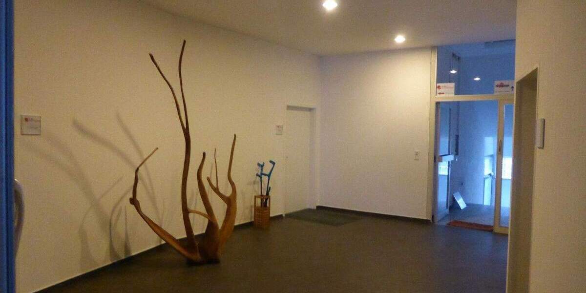 Wohn und Geschäfgsgebäue +3-Familien Haus im Paket zimmer