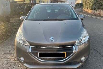 Peugeot 208 165.000 km 4.999 &euro; Illingen 66557