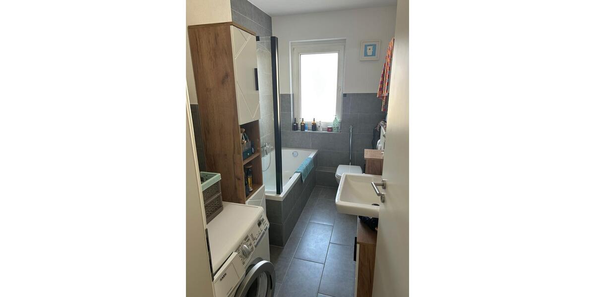 Dachgeschoßwohnung Saarbrücken - 4 Zimmer, 100 m&sup2;, 1.300&euro; | Angebot:26611843