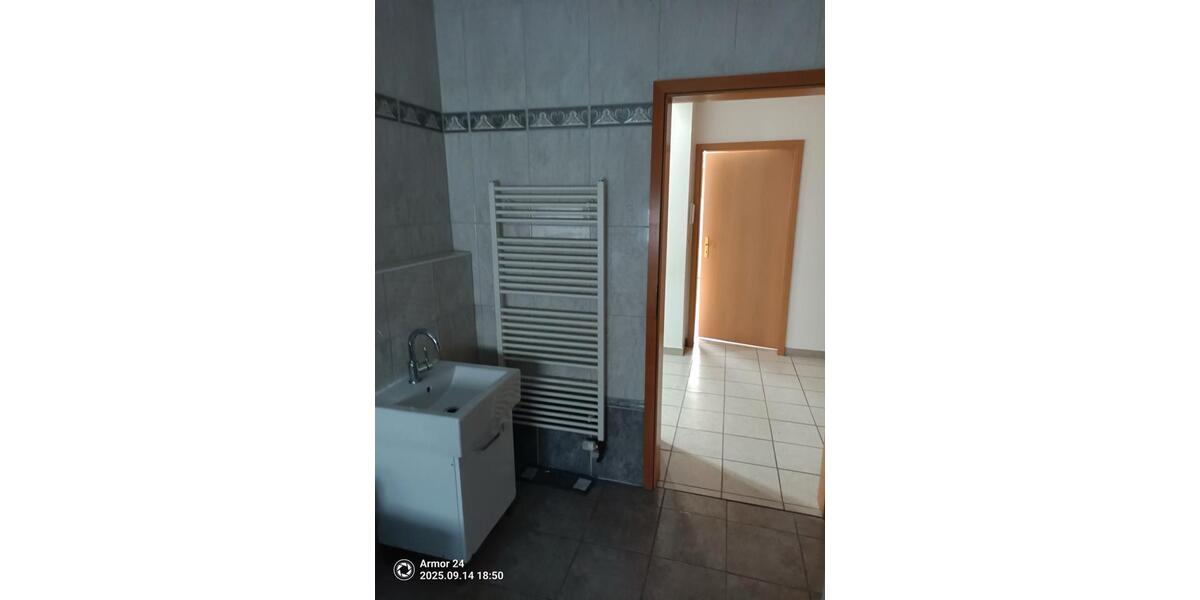Etagenwohnung Baunatal - 4 Zimmer, 126 m&sup2;, 1.250&euro; | Angebot:26326802