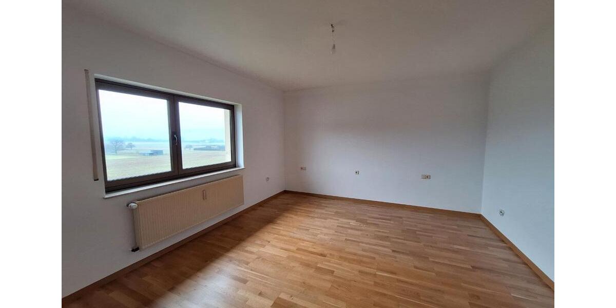 Etagenwohnung Solms - 3.5 Zimmer, 125 m&sup2;, 1.000&euro; | Angebot:26314672