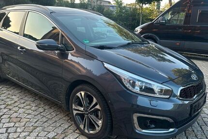 Kia ceed Sportswagon 196.000 km 6.790 &euro; Dresden 01097