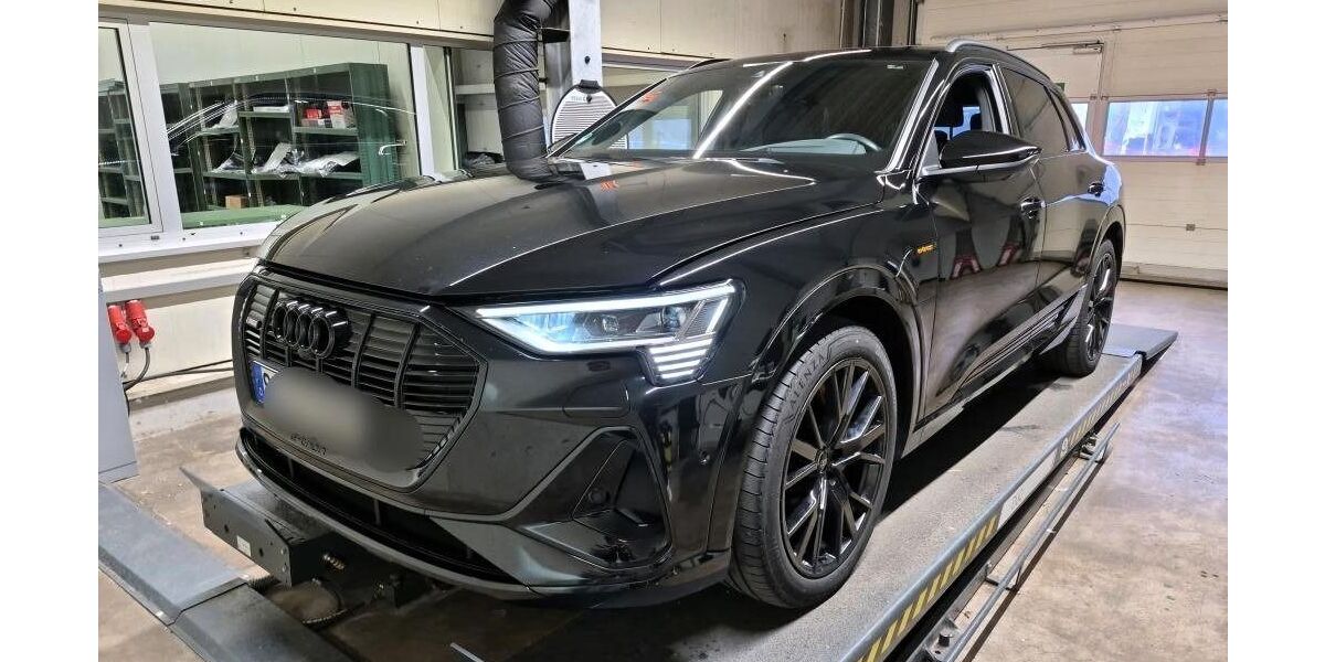 Audi e-tron 38.415 km 41.900 &euro; Ettlingen 76275