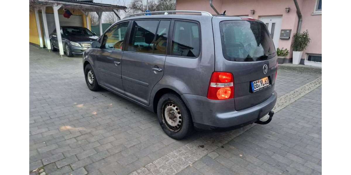 VW Touran 275.000 km 2.000 &euro; Raunheim 65479