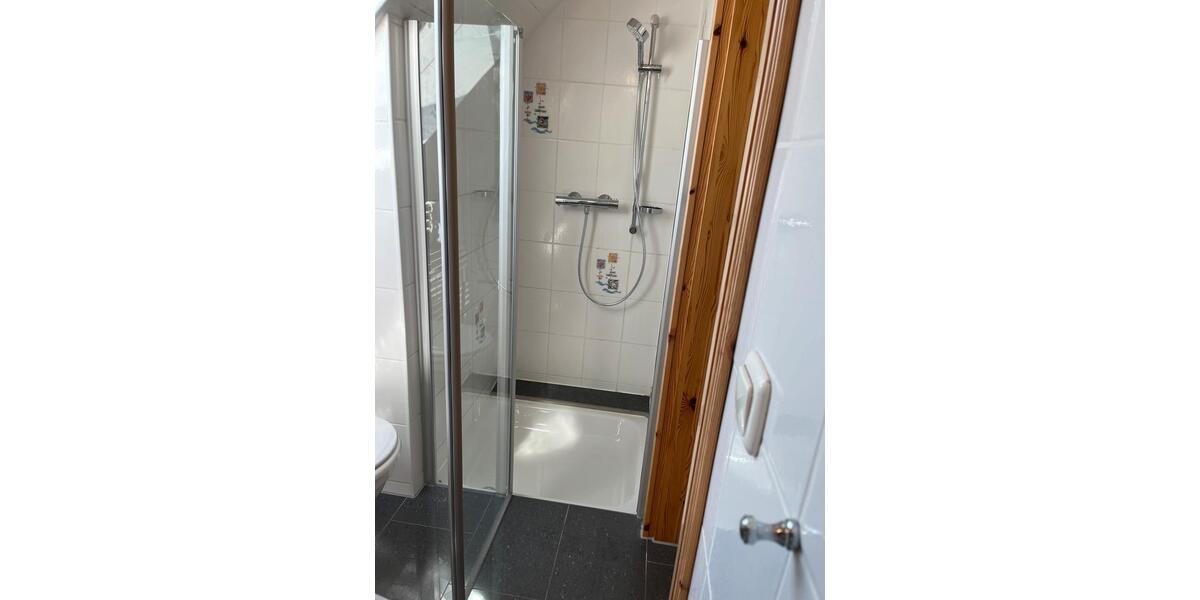 Dachgeschoßwohnung Lübeck Sankt Lorenz Nord - 1 Zimmer, 25 m&sup2;, 600&euro; | Angebot:26402969