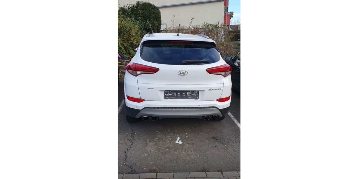 Hyundai TUCSON 71.000 km 12.800 &euro; Stadtallendorf 35260