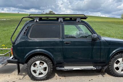 Lada Niva 4.500 km 12.900 &euro; Newel 54309
