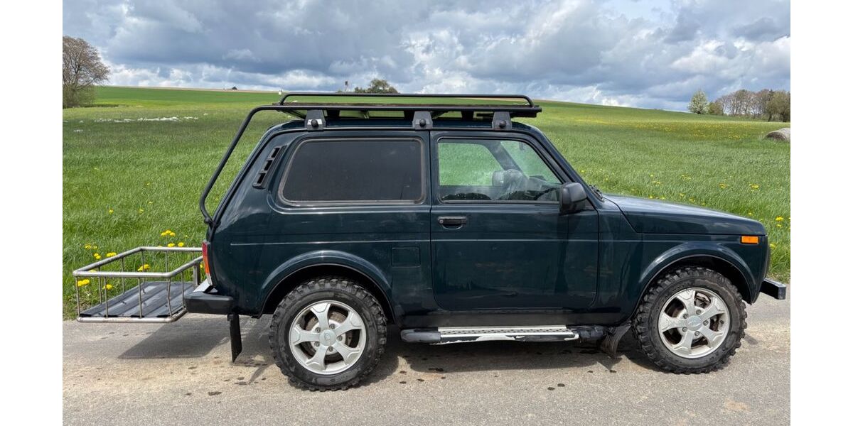 Lada Niva 4.500 km 12.900 &euro; Newel 54309