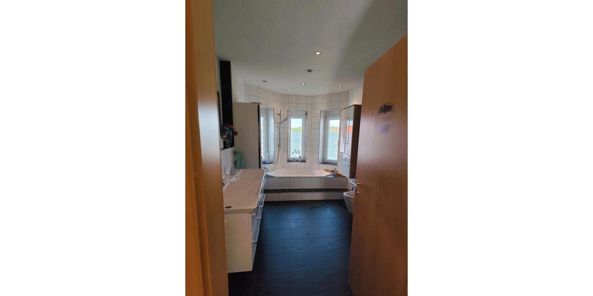 Mehrfamilienhaus, Wohnhaus Singen (Hohentwiel) - 11.5 Zimmer, 355 m&sup2;, 849.000&euro; | Angebot:27121585