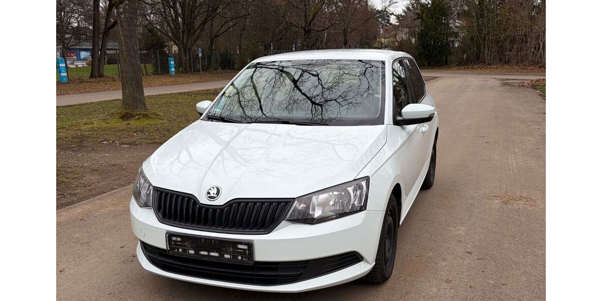 Skoda Fabia 98.000 km 7.000 &euro; Stuttgart 70563