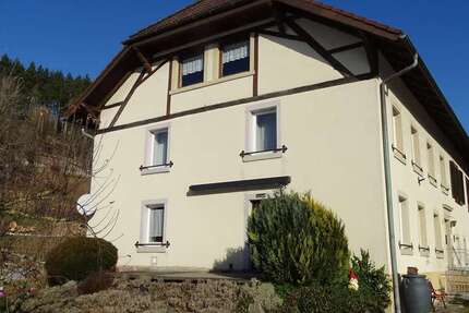 Haus Bonndorf - 9 Zimmer, 228 m&sup2;, 399.000&euro; | Angebot:25392625