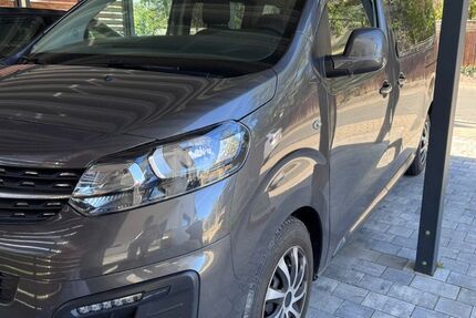 Opel Vivaro 87.000 km 25.900 &euro; Fürth 90766