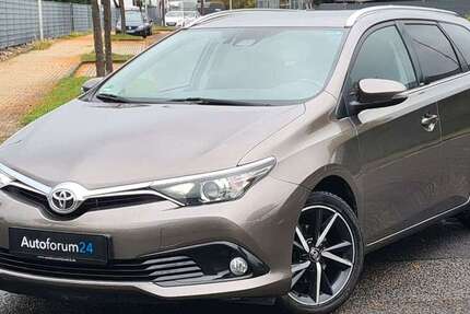 Toyota Auris 115.000 km 9.899 &euro; Jülich 52428