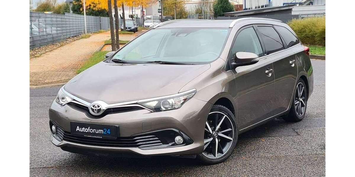 Toyota Auris 115.000 km 9.899 &euro; Jülich 52428
