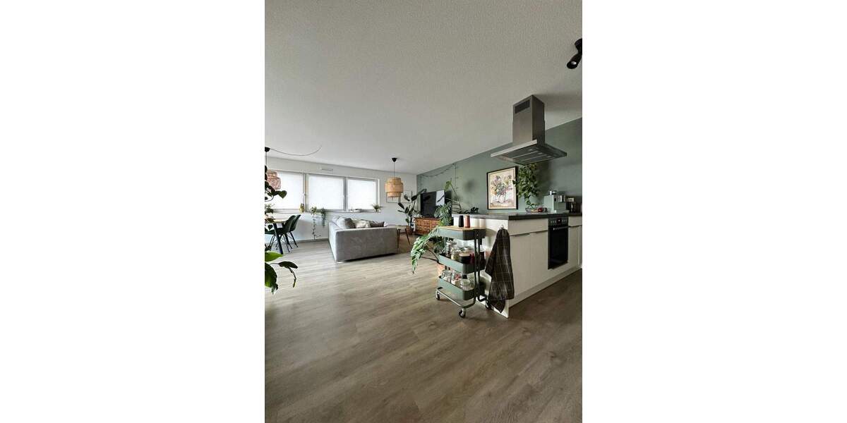 Stilvolle 3-Zimmer-Wohnung mit offenem Wohnbereich und Balkon in Toplage 3 zimmer