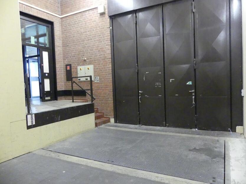 # ca.80qm Büro mit bis zu 180qm Ausstellungs-Lagerflächen in Wesel Citynah ## zimmer