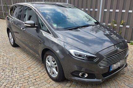 Ford S-Max 104.800 km 17.900 &euro; München 81247