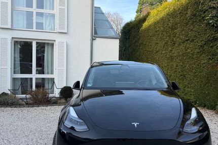 Tesla Model Y 48.840 km 36.500 &euro; Solingen 42659