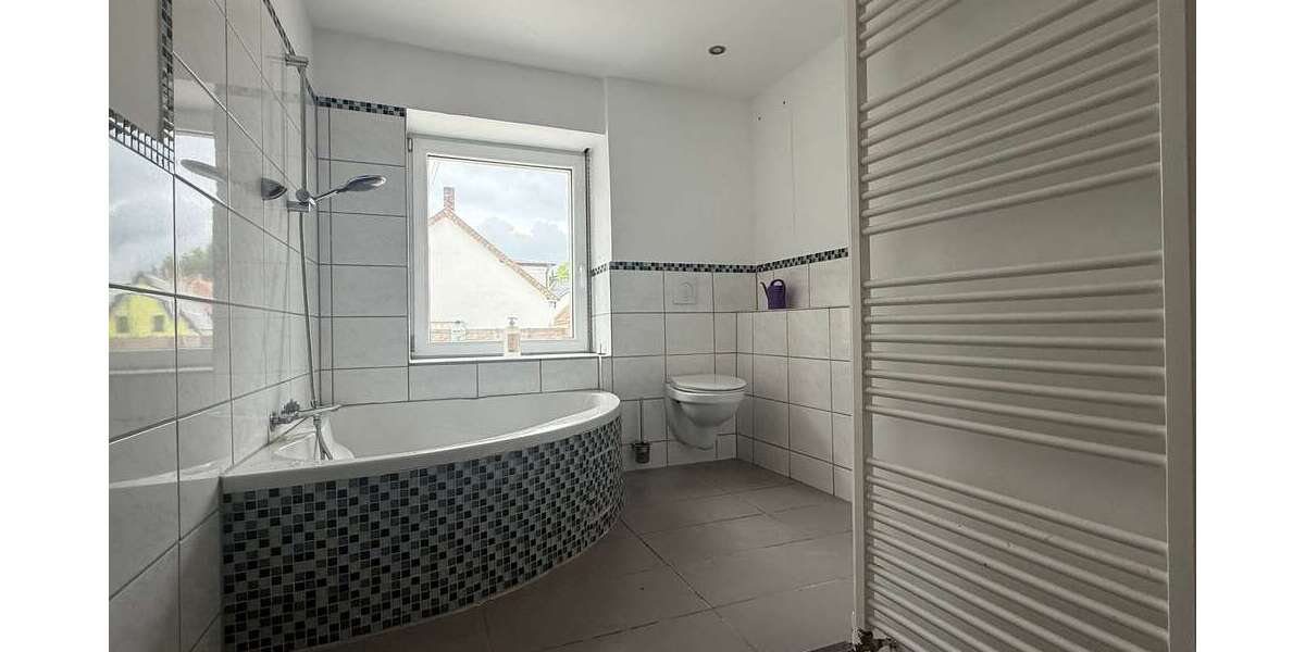 Großzügige 4-Zimmer-Wohnung mit großer Terrasse in Bexbach - Terrassenwohnung Bexbach | Angebot:27108964