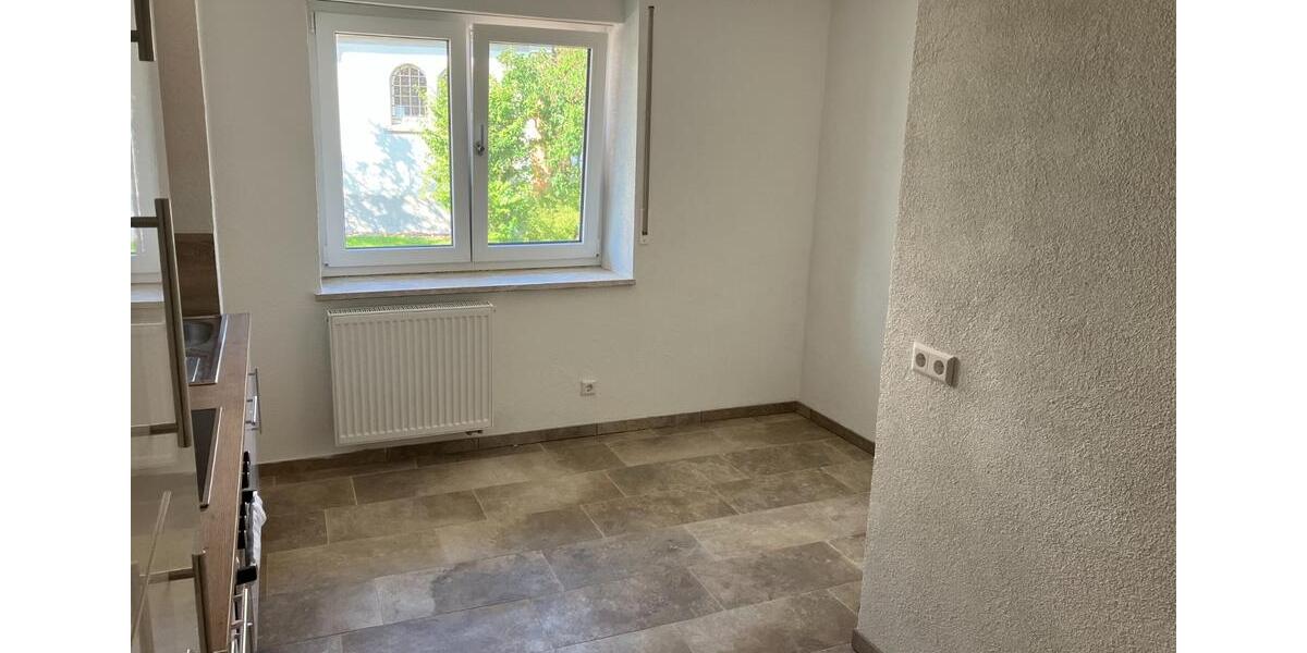 Renovierte schöne 4 Zimmer Wohnung 4 zimmer