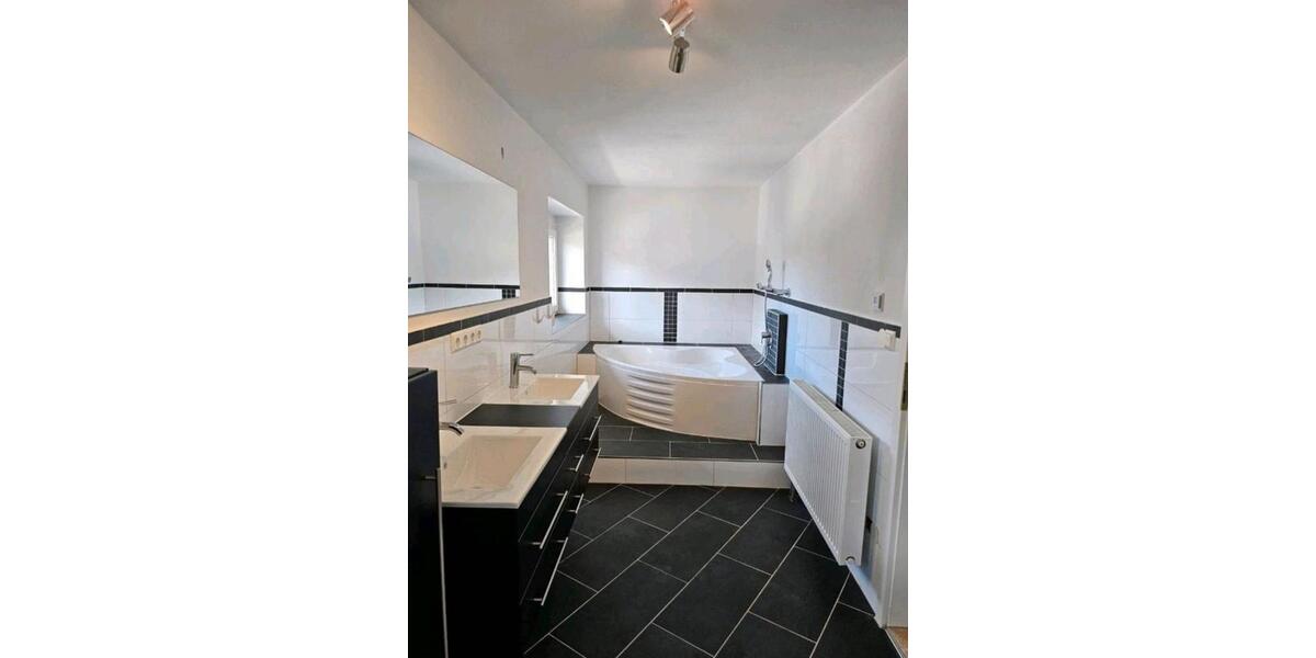 Einfamilienhaus Hirschau - 4 Zimmer, 140 m&sup2;, 1.300&euro; | Angebot:26689523