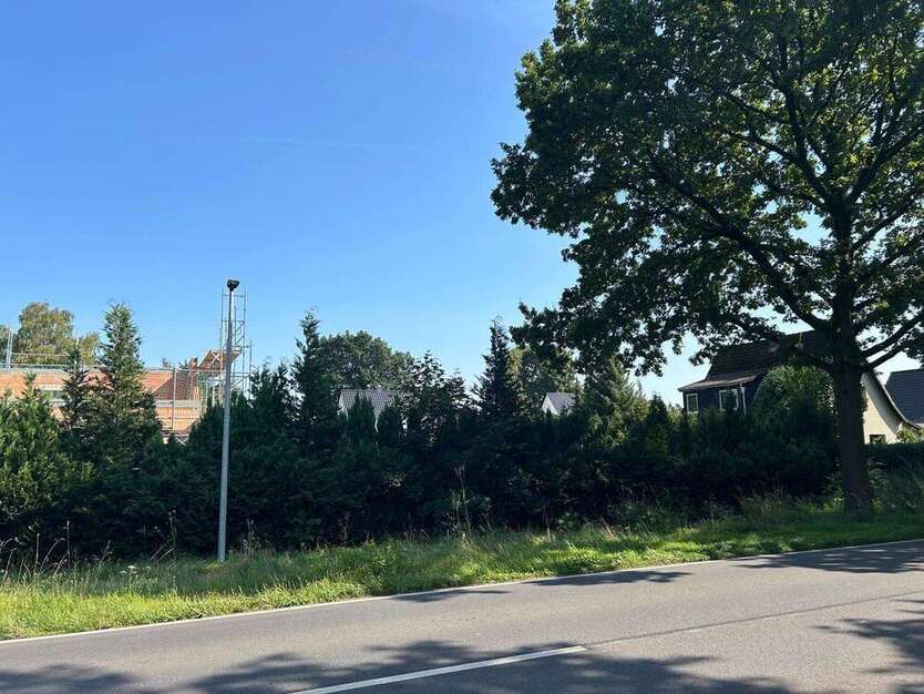 Grundstück zu verkaufen in Adelheidsdorf 90.000 € 635 m² zimmer