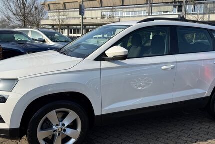 Skoda Karoq 215.600 km 13.999 &euro; Hanau 63452