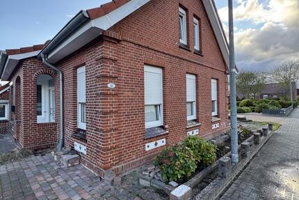 *** Zu vermieten ist das renovierte Vorderhaus (5 ZKB) eines ZFH inkl. Einbauküche *** WM: 1.200,-- € zzgl. Strom 5 zimmer