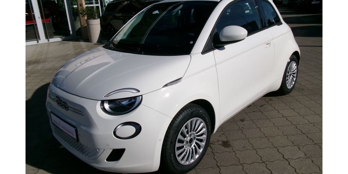 Fiat 500e 16.100 km 21.990 &euro; Lübeck 23554