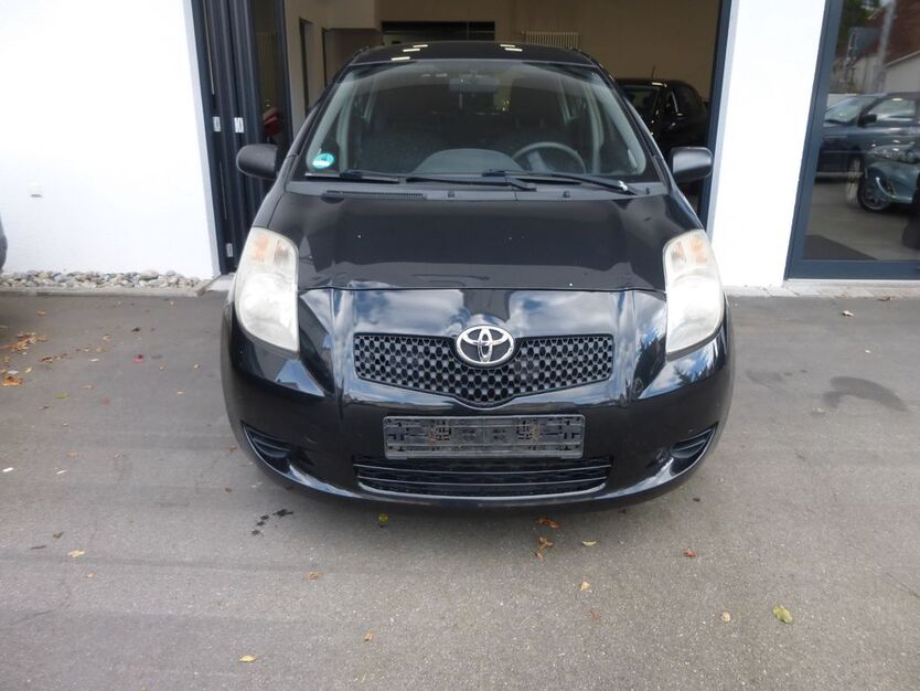 Toyota Yaris 145.606 km 1.999 € Weingarten 88250