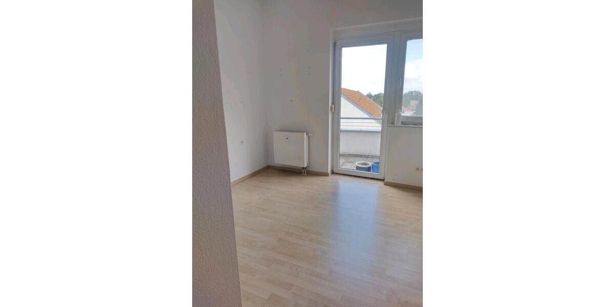 Dachgeschoßwohnung Wilsdruff - 3 Zimmer, 77 m&sup2;, 604&euro; | Angebot:24854276