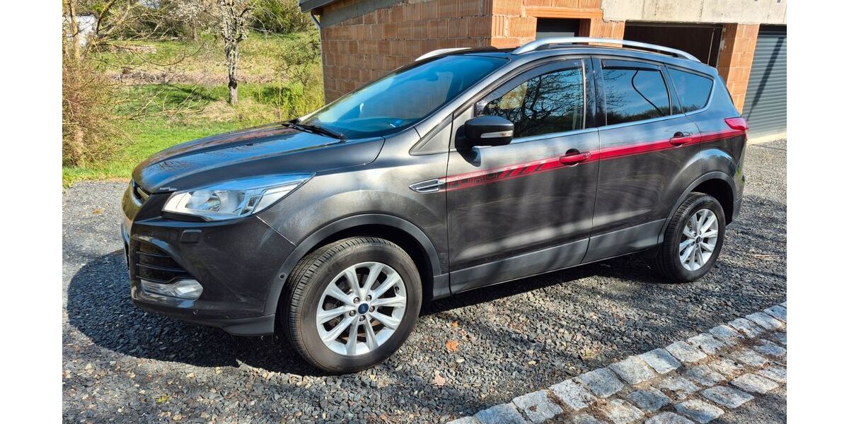Ford Kuga 93.600 km 9.250 &euro; Ebern 96106