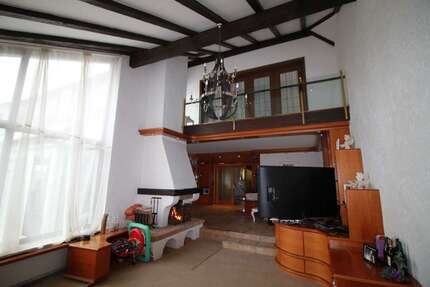 Haus Neukeferloh Neukeferloh - 9 Zimmer, 490 m&sup2;, 5.500&euro; | Angebot:26151741
