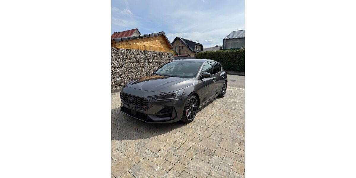 Ford Focus 24.000 km 32.500 &euro; Zülpich 53909