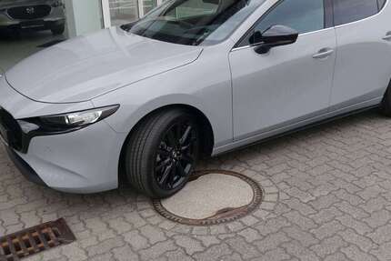 Mazda 3 2.000 km 25.900 &euro; Schönebeck 39218