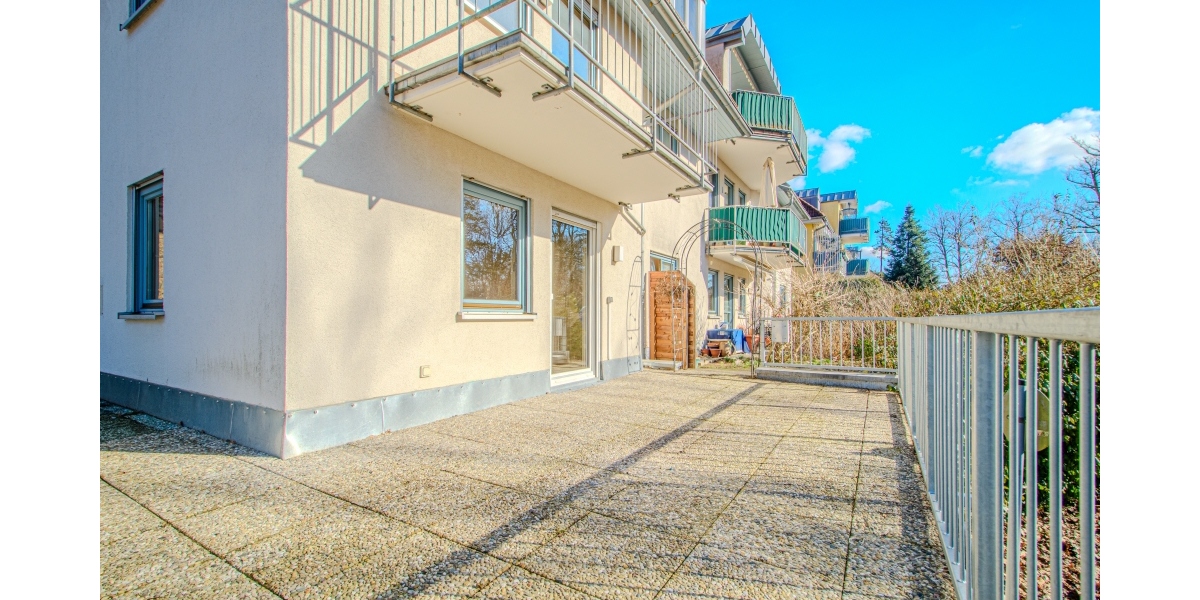 NEU SANIERT – KOMPLETT NEUES BAD MIT WANNE & FENSTER – NEUER BODENBELAG – GROSSE SONNENTERRASSE - Maisonettenwohnung Moritzburg Radebeul | Angebot:25440590