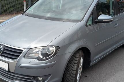 VW Touran 174.868 km 6.950 &euro; Berlin 10827