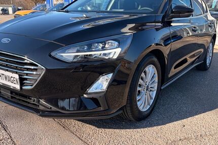 Ford Focus 17.676 km 18.750 &euro; Glauchau 08371