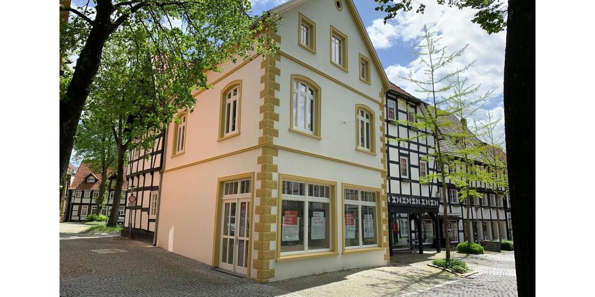 Halle: Bel Etage-Apartment im Denkmal 1 zimmer