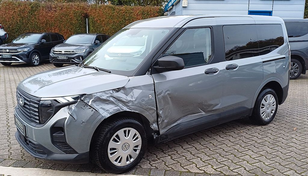 Ford Tourneo Courier 7.950 km 17.980 &euro; Essen 45307