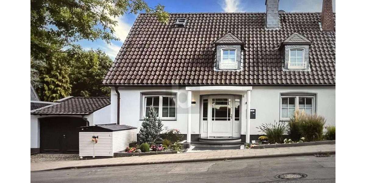 Einfamilienhaus Essen Stadtbezirk II - 7 Zimmer, 240 m&sup2;, 1.100.000&euro; | Angebot:25549926