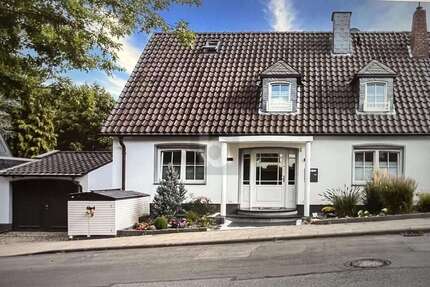 Haus Essen Stadtbezirk II - 7 Zimmer, 240 m&sup2;, 1.100.000&euro; | Angebot:25549926